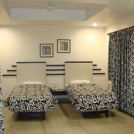 Shreshtha Hotel 3*